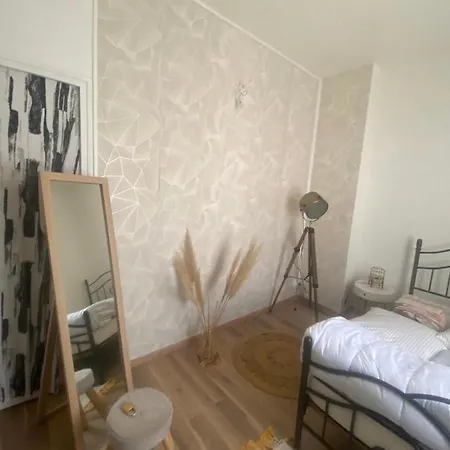 דירה Quartier Cathedrale Cosy & Modern בזייה